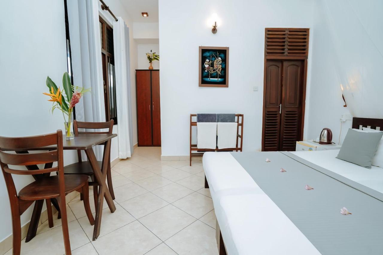 Blue Sky Beach Resort Unawatuna Eksteriør billede