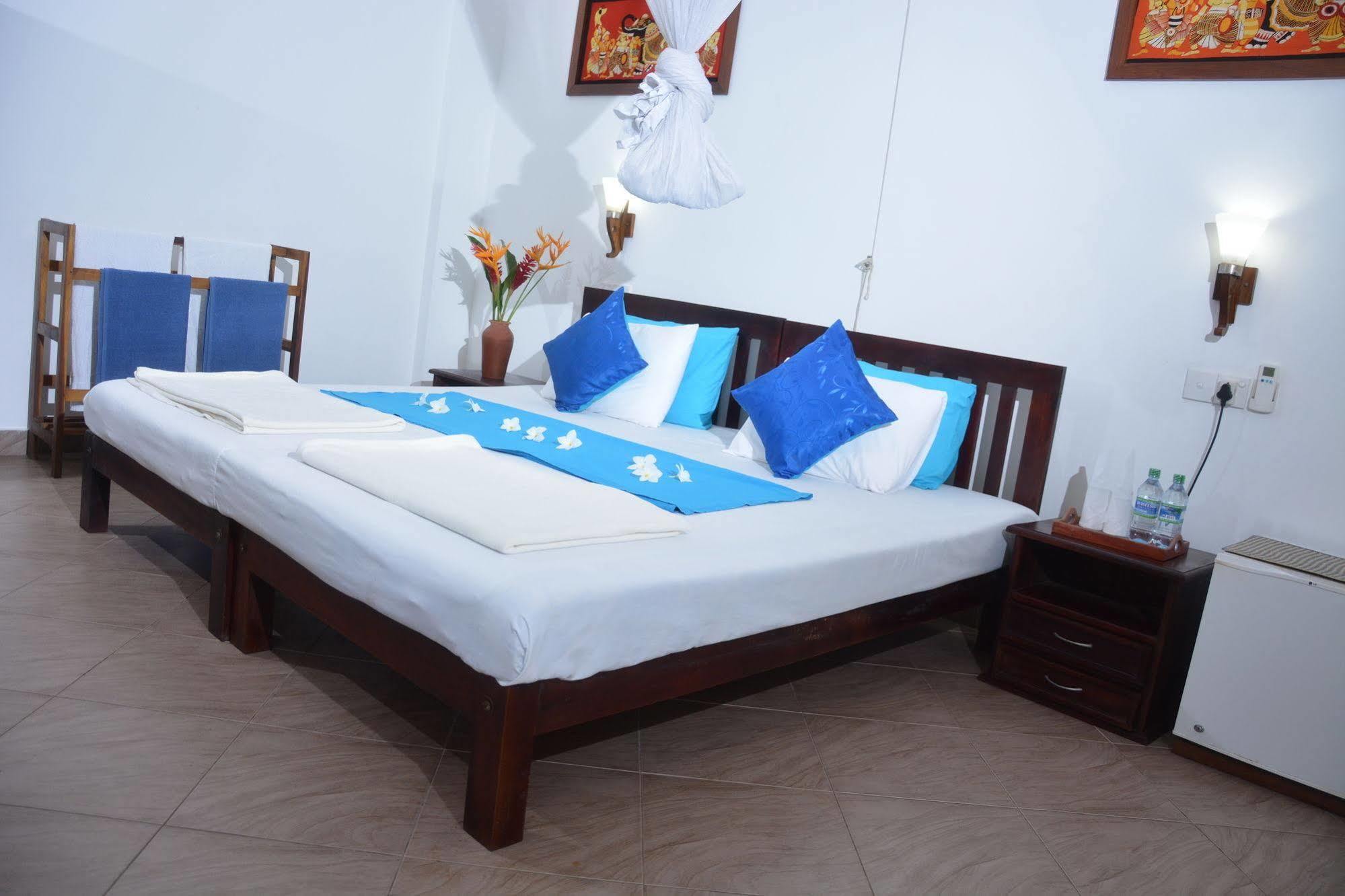 Blue Sky Beach Resort Unawatuna Eksteriør billede